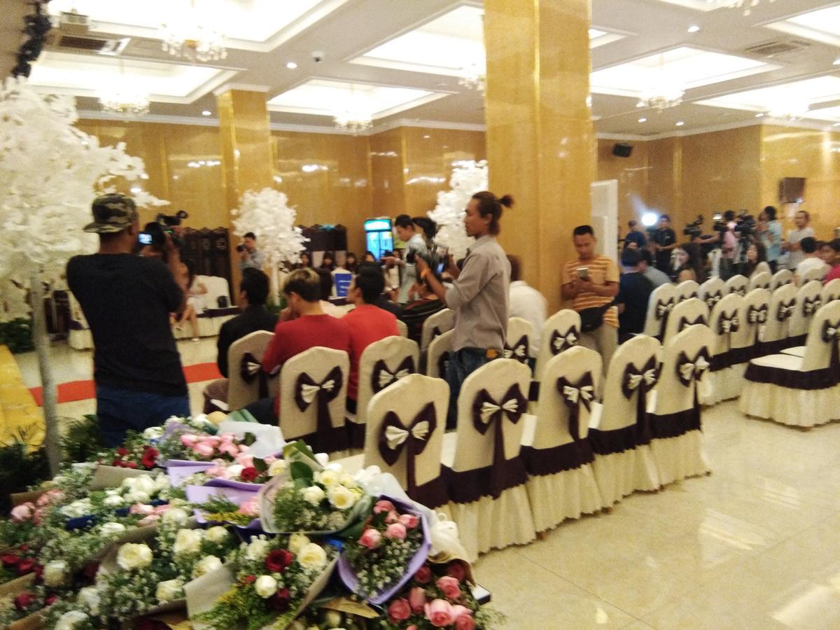 Apollo Hotel Rangoon Buitenkant foto