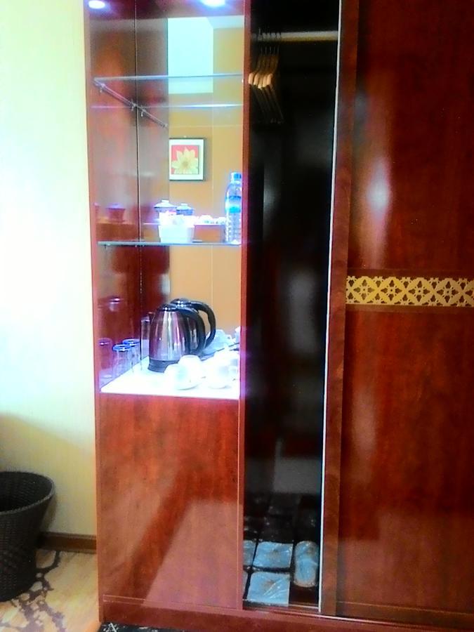 Apollo Hotel Rangoon Buitenkant foto