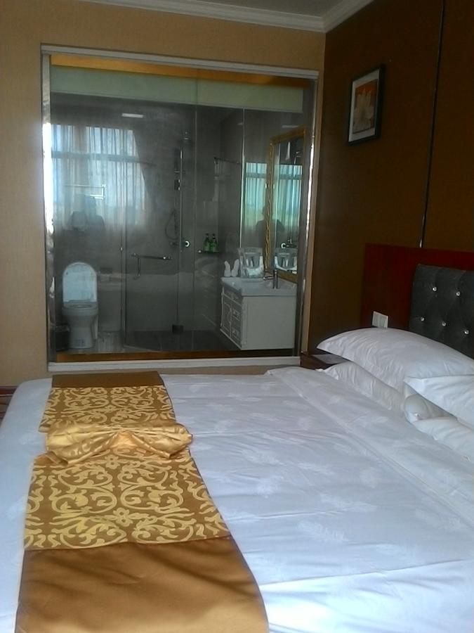 Apollo Hotel Rangoon Buitenkant foto