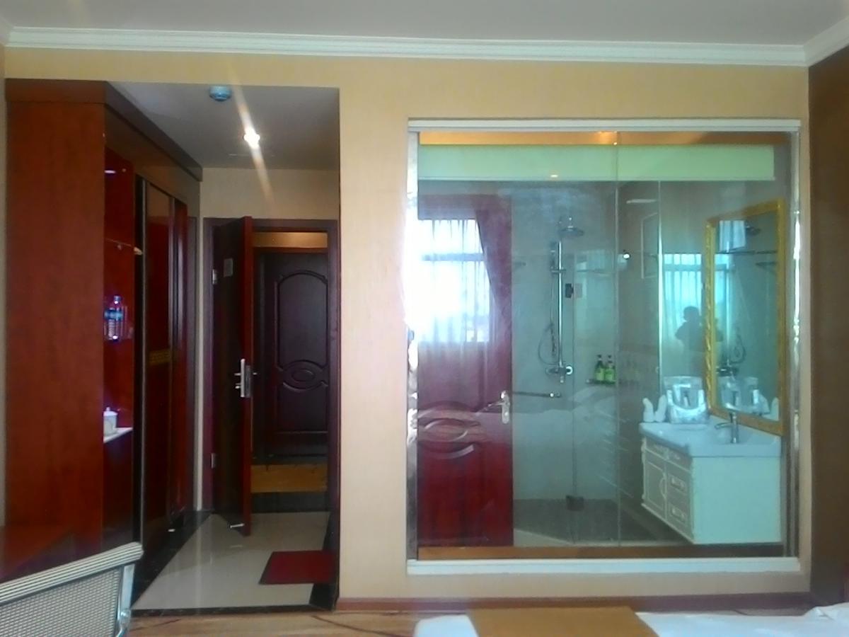 Apollo Hotel Rangoon Buitenkant foto