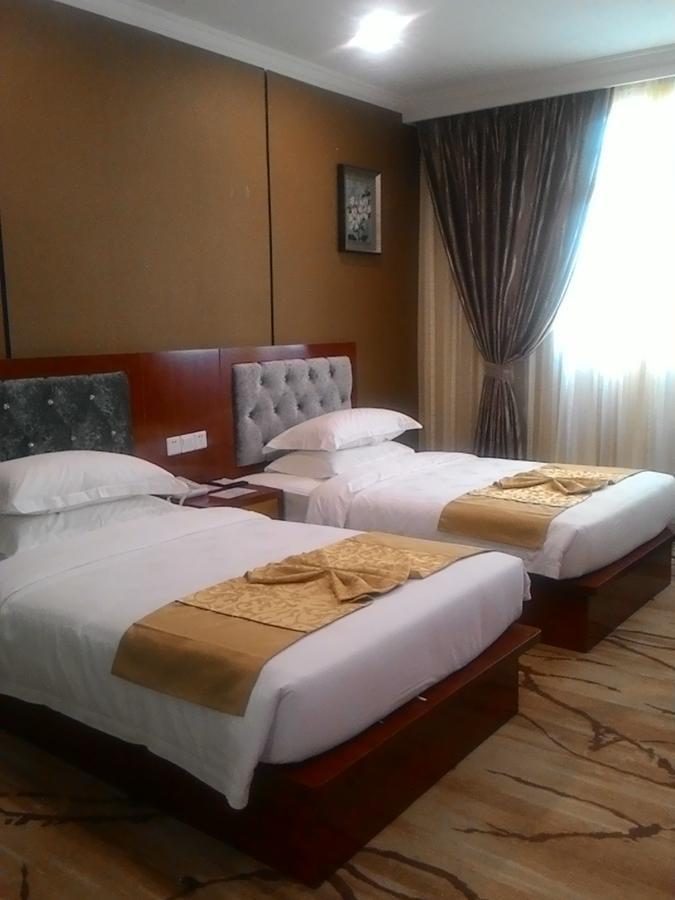 Apollo Hotel Rangoon Buitenkant foto