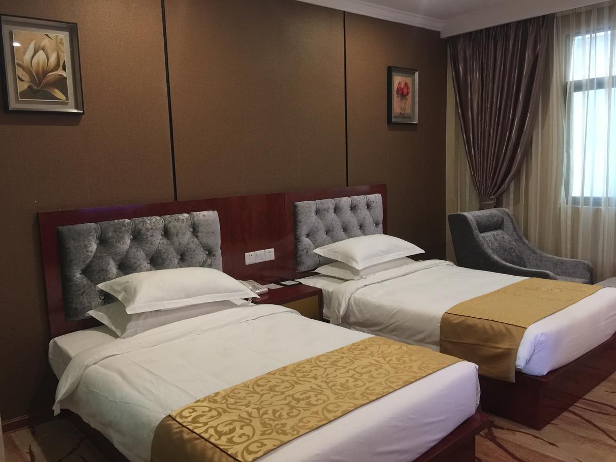 Apollo Hotel Rangoon Buitenkant foto